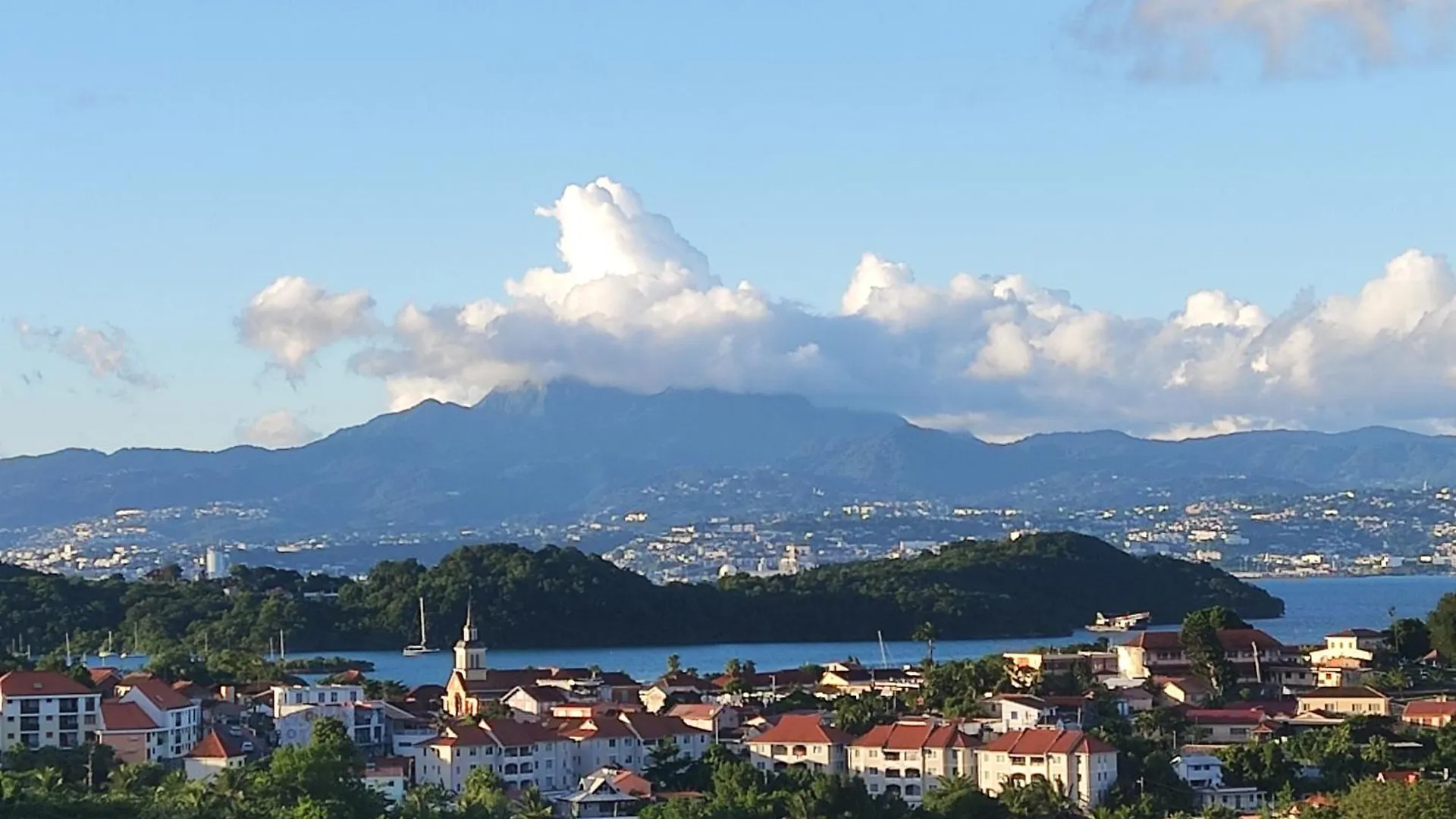 Kazpucins T2 Vue Mer Et Pitons Les Trois-Ilets Martinique