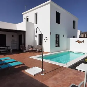 splendid-casa-papagayo-wifi-heated-pool.in-canary-islands.com/